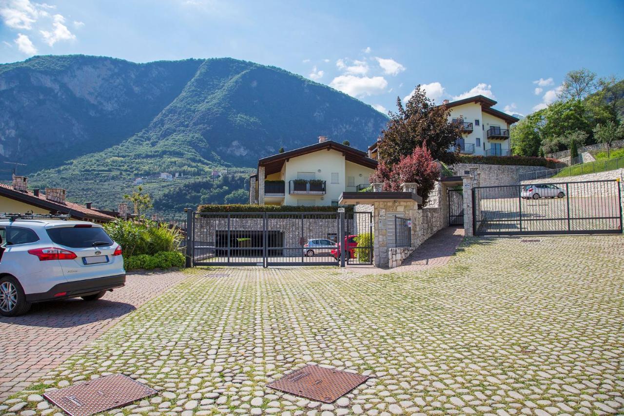 Love Garda Lake Riva del Garda Ngoại thất bức ảnh